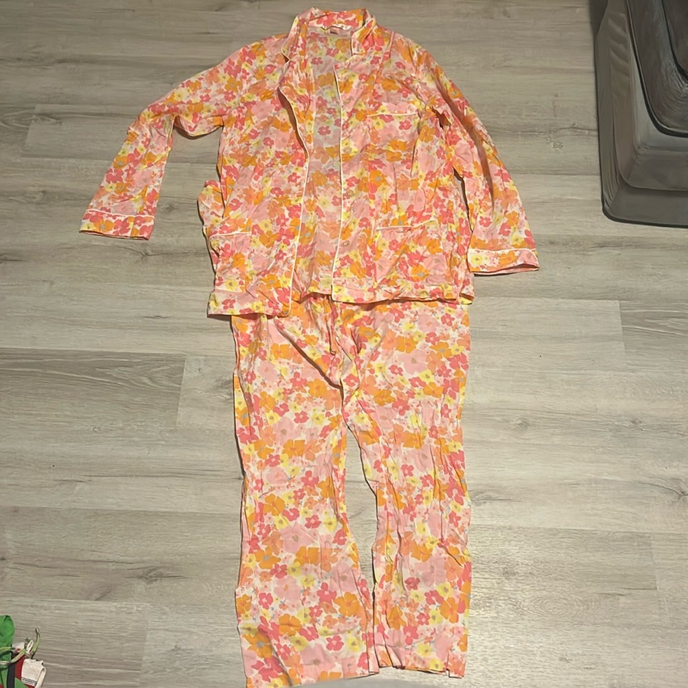 Victoria’s Secret sleepwear